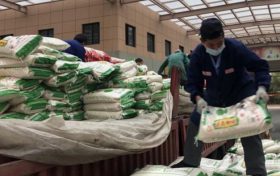 商务部:近期全国生活必需品市场总体供应充足、价格稳定缩略图 商务部:近期全国生活必需品市场总体供应充足、价格稳定缩略图