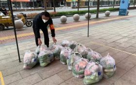 汉中人均每日蔬菜1斤、粮1斤、猪肉0.2斤、蛋0.1斤、油0.06斤缩略图 汉中人均每日蔬菜1斤、粮1斤、猪肉0.2斤、蛋0.1斤、油0.06斤缩略图
