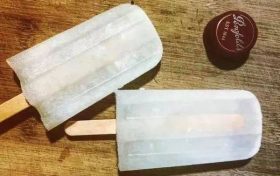 央视网评:一根雪糕近40块,再馋咱也忍得住缩略图 央视网评:一根雪糕近40块,再馋咱也忍得住缩略图