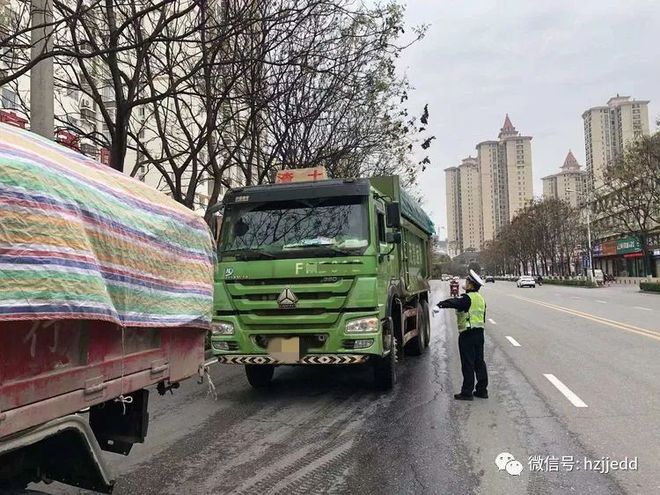 汉中集中整治高排放机动车禁行区行驶交通违法行为插图1