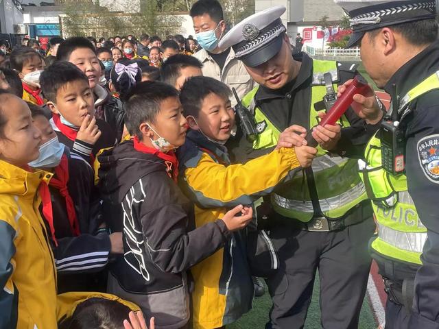 【全国中小学生安全教育日】汉中交警一大队开讲啦！插图