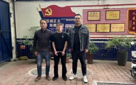 男子流窜盗窃商店 被抓!缩略图 男子流窜盗窃商店 被抓!缩略图