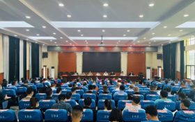 平安产险陕西分公司荣获南郑区“万企兴万村”行动先进企业称号缩略图