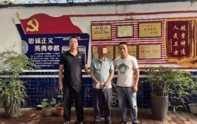 两男子冒充警察窃取钱财 被抓!缩略图 两男子冒充警察窃取钱财 被抓!缩略图