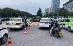 汉中交警二大队加强双节期间天汉湿地公园周边交通疏导缩略图 汉中交警二大队加强双节期间天汉湿地公园周边交通疏导缩略图