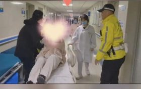 一名临产孕妇羊水破裂，汉中交警紧急护送就医缩略图