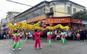 厉害了!非物质文化遗产“宗营社火”重露真容缩略图 厉害了!非物质文化遗产“宗营社火”重露真容缩略图