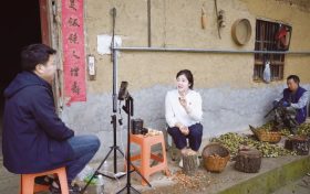雨情影响销路 云端接通市场丨佛坪：网络直播助山货出山缩略图