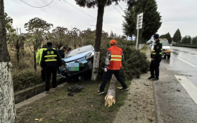 汉中一轿车失控驾乘受伤！危急时刻，多亏了他们……缩略图