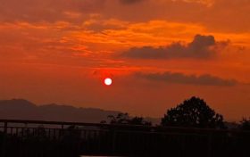 在草川子闹元宵!看石林、登九鼎、赏月……今天的朋友圈C位稳了缩略图 在草川子闹元宵!看石林、登九鼎、赏月……今天的朋友圈C位稳了缩略图