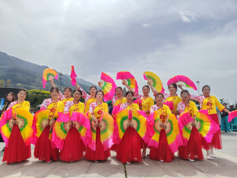汉中市南郑区2026年“相约花海·大地欢歌”广场舞比赛圆满举行插图7 汉中市南郑区2026年“相约花海·大地欢歌”广场舞比赛圆满举行插图7