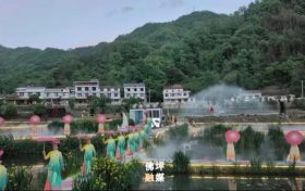 秦岭深处夜未央！王家湾村“五一”村游刷屏朋友圈→缩略图