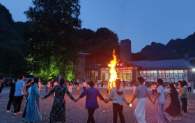 逃离盛夏燥热！汉中草川子景区首届篝火晚会燃情开嗨！缩略图