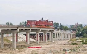 108国道洋县湑水桥改造工程80片箱梁预制任务全部完成缩略图
